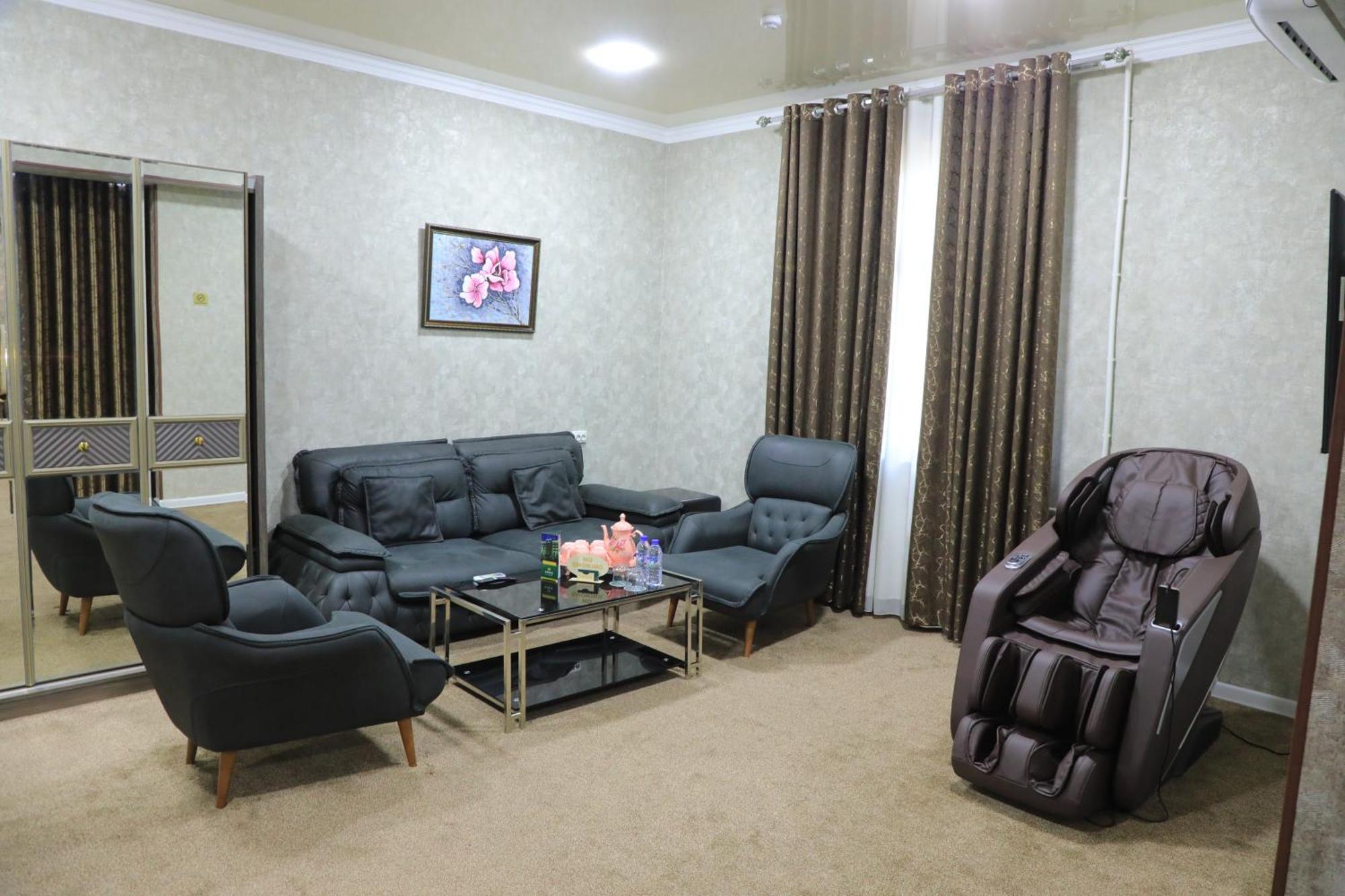 Hobiz Hotel Navoï Extérieur photo