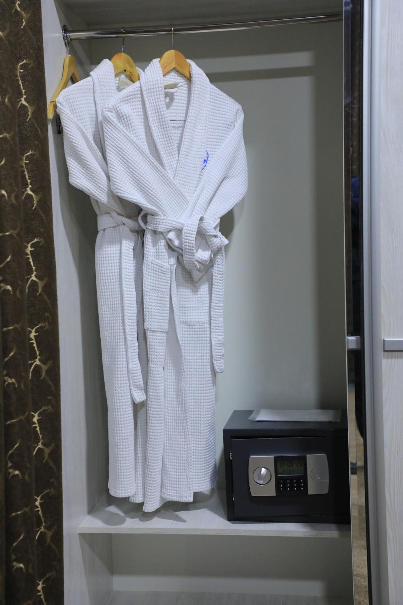 Hobiz Hotel Navoï Extérieur photo