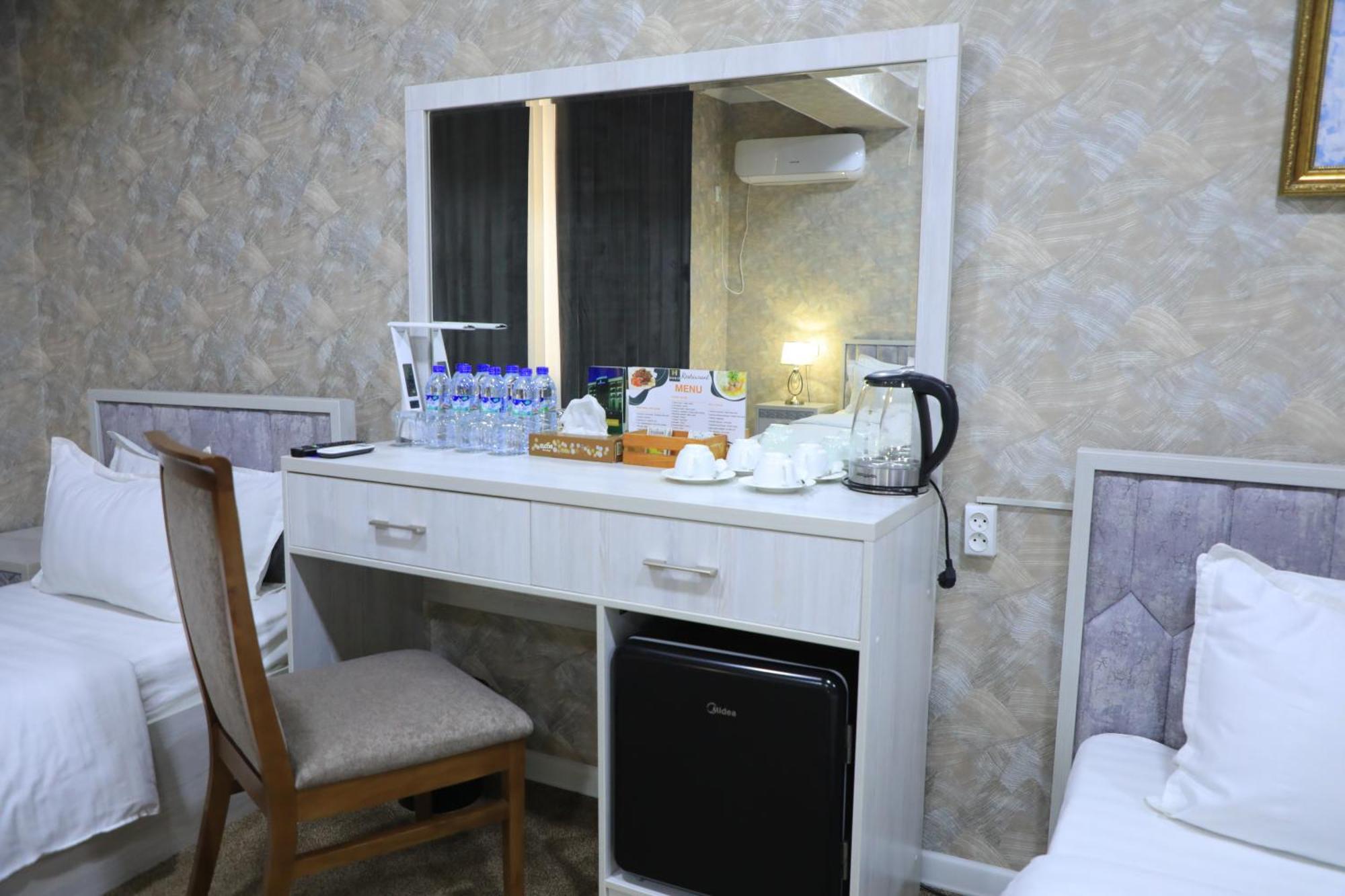 Hobiz Hotel Navoï Extérieur photo