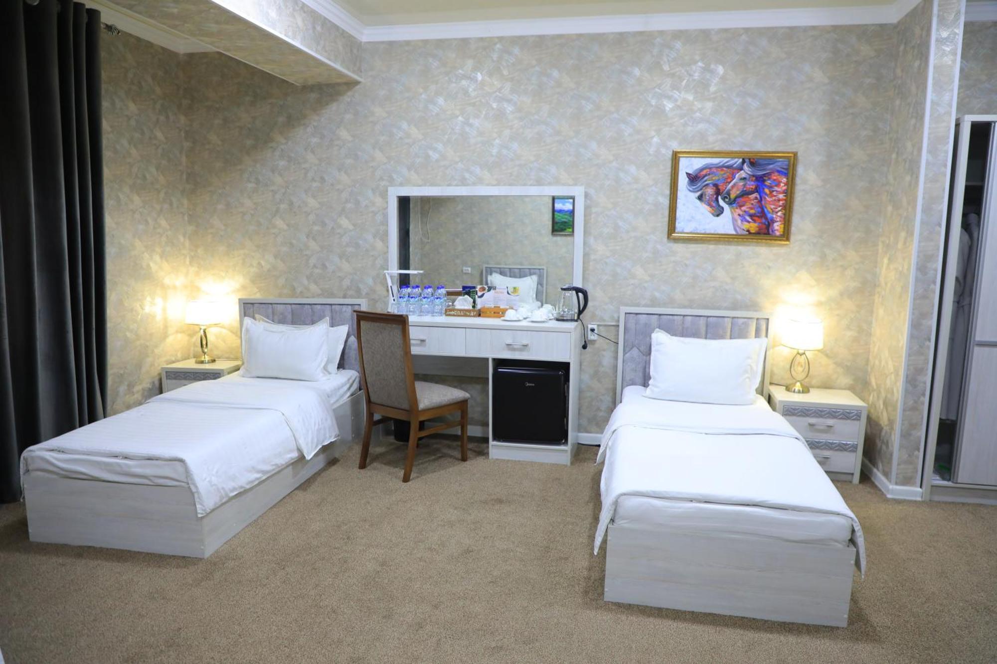 Hobiz Hotel Navoï Extérieur photo