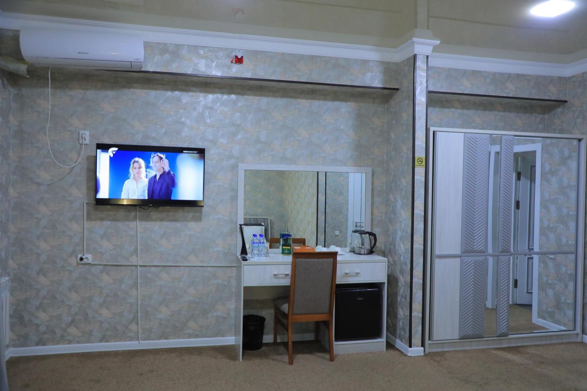 Hobiz Hotel Navoï Extérieur photo