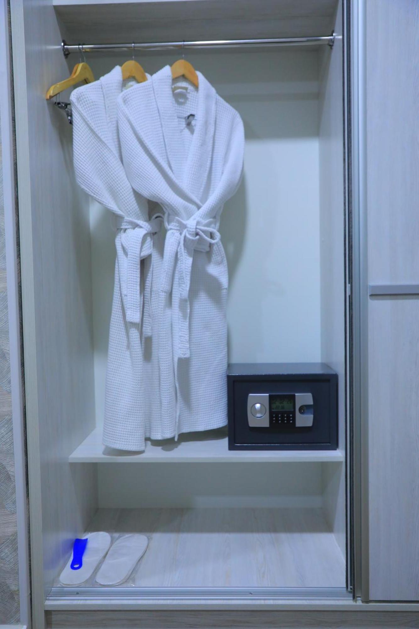 Hobiz Hotel Navoï Extérieur photo